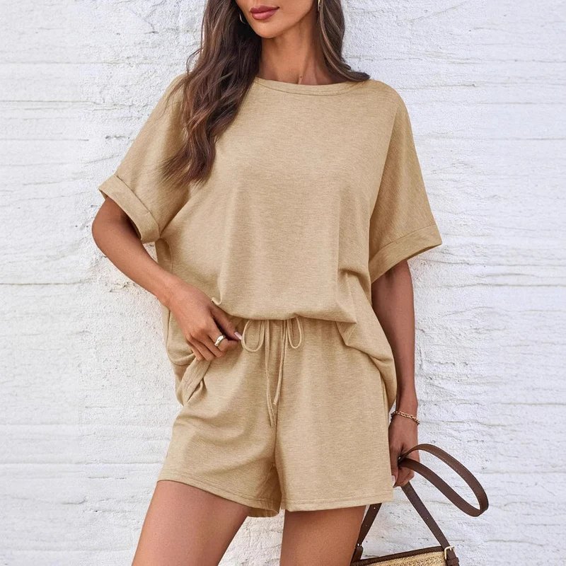 Damen lässiges Freizeit-Set mit oversize T-Shirt und Shorts