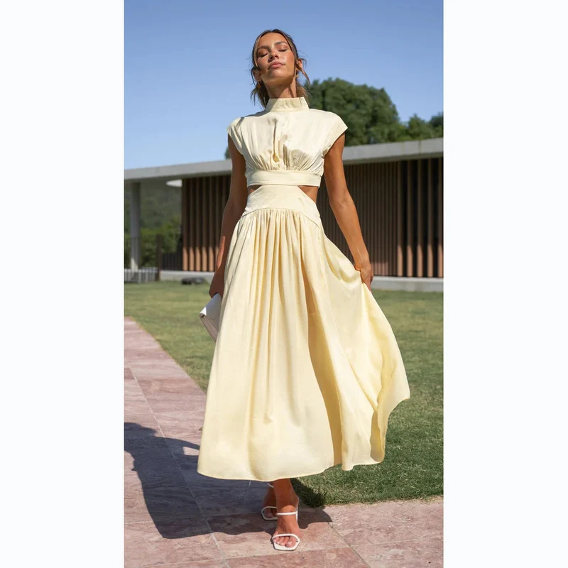 Damen Maxikleid mit kreativem Schnitt und tailliertem Design