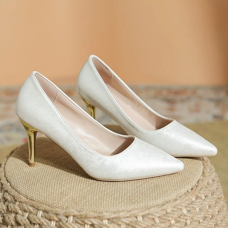 Damen elegante Pumps mit glänzendem Goldabsatz
