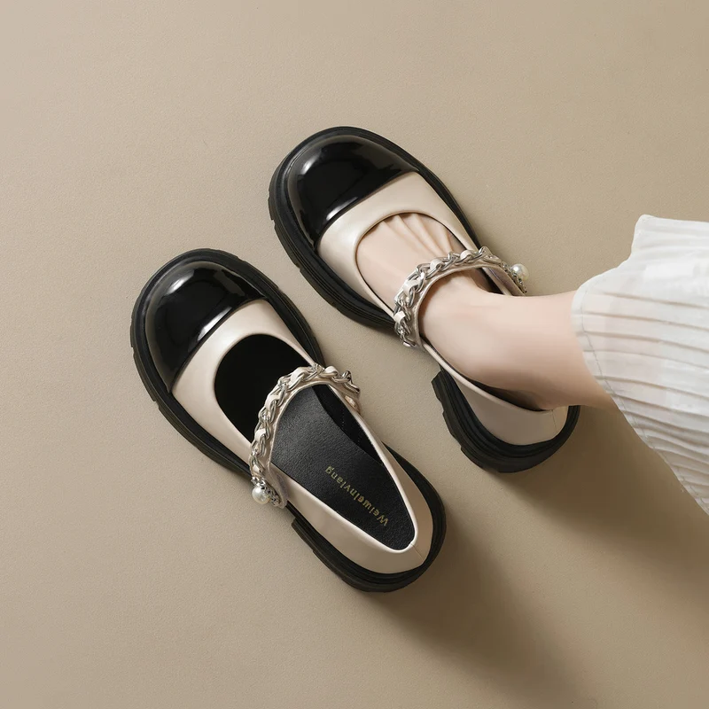 Damen elegante Mary-Jane Schuhe mit modischer Kettenverzierung Nord Taschen