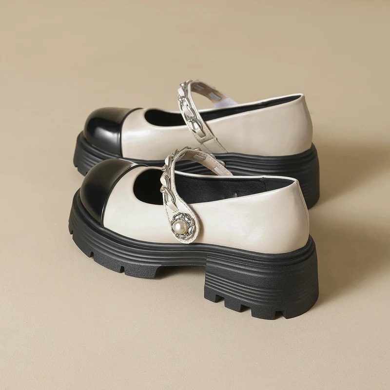 Damen elegante Mary-Jane Schuhe mit modischer Kettenverzierung Nord Taschen