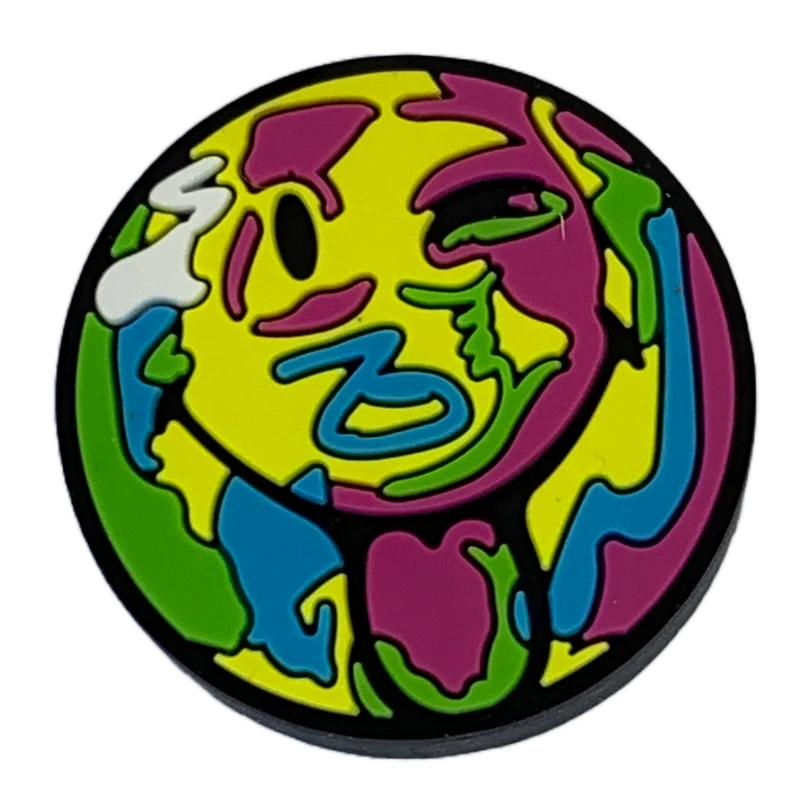 Crocs Jibbitz Smiley World Smiley-Anhänger mit herausgestreckter Zunge