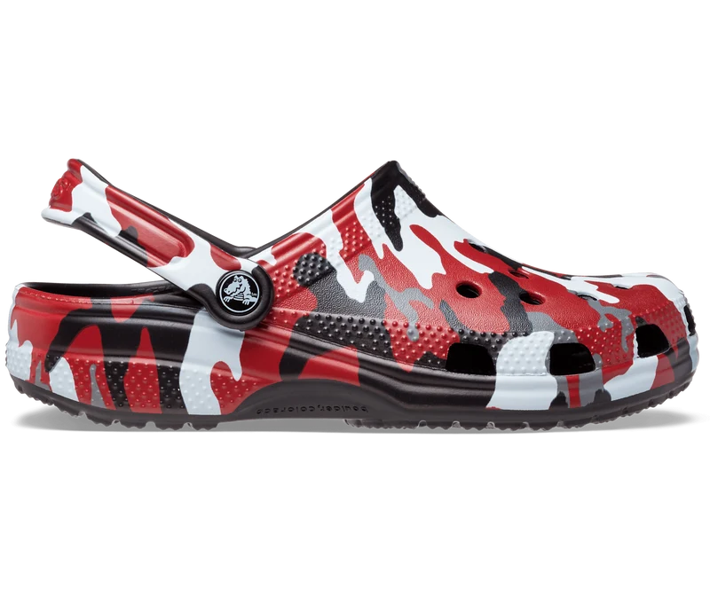 Crocs Klassischer, bedruckter Unisex-Camouflage-Clog – Schwarz / Rot