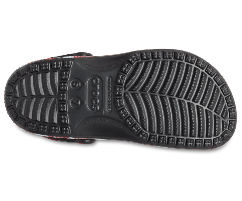 Crocs Klassischer, bedruckter Unisex-Camouflage-Clog – Schwarz / Rot