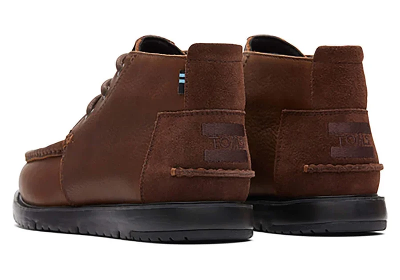 TOMS Wasserabweisender Navi Chukka-Stiefel für Herren aus Leder – Chicory Brown