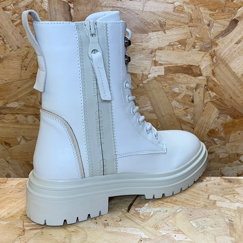 Carmela Modische Damen-Stiefelette aus Leder – Ice