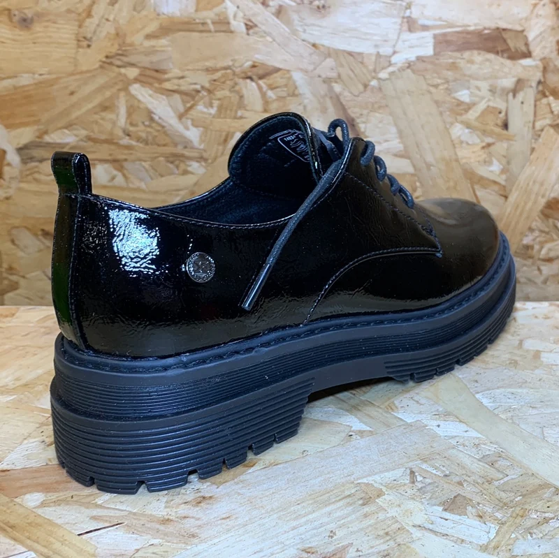 Xti Mode-Lackschuh für Damen – Schwarz