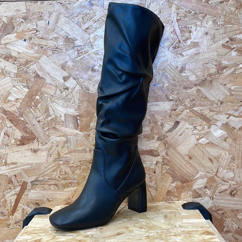 S. Oliver Damen Fashion Tall Boot – Schwarz