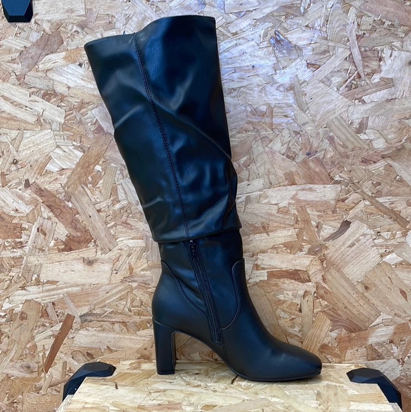 S. Oliver Damen Fashion Tall Boot – Schwarz