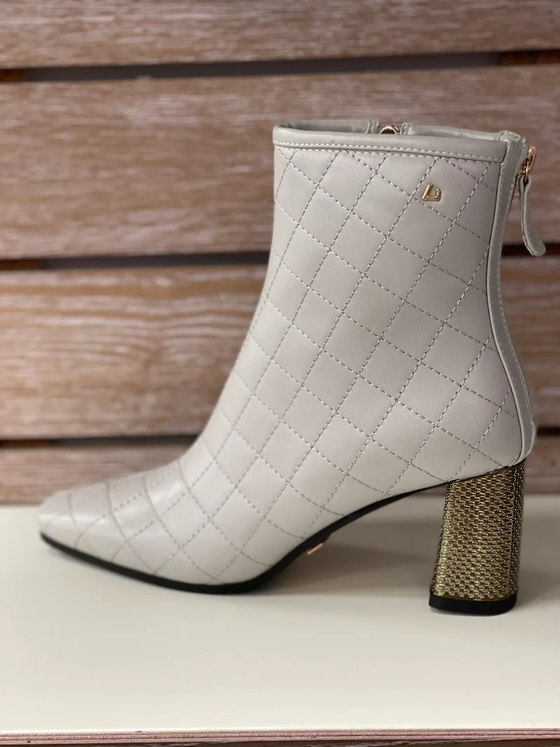 Una Healy Damen-Stiefelette „Broken Arrows“ – Misty Cube