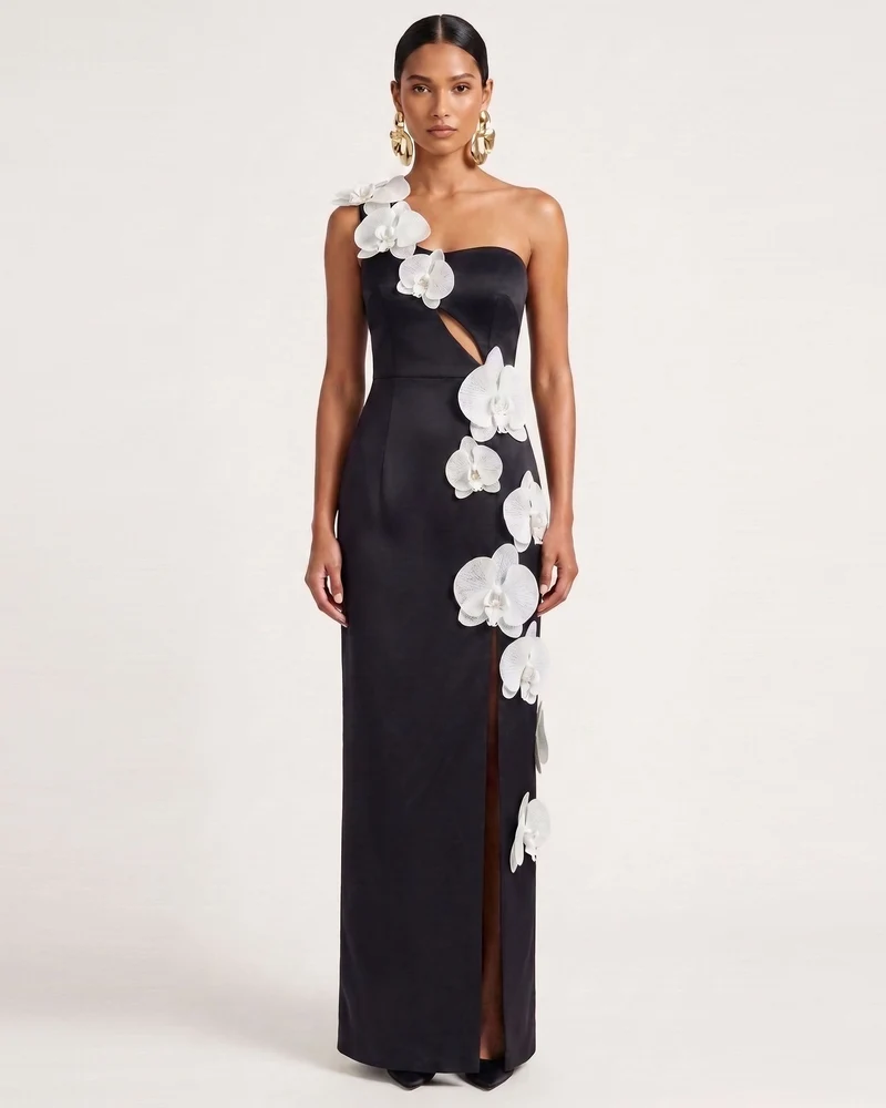 Maxikleid mit Orchideen-Verzierung, Cut-out und Schlitz - Schwarz