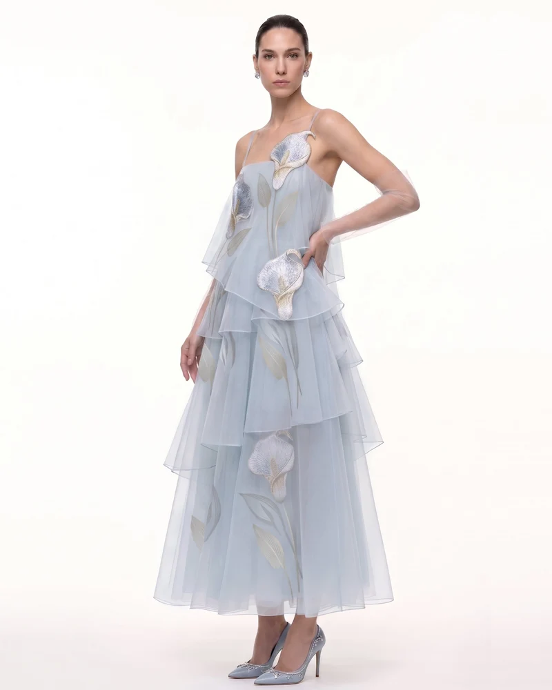 3D-besticktes Calla Lilien-Tüllkleid mit Stufenrock - Hellblau