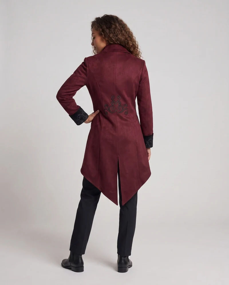Damen elegante und künstlerisch dekorierte gesteppte Jacke Nord Taschen
