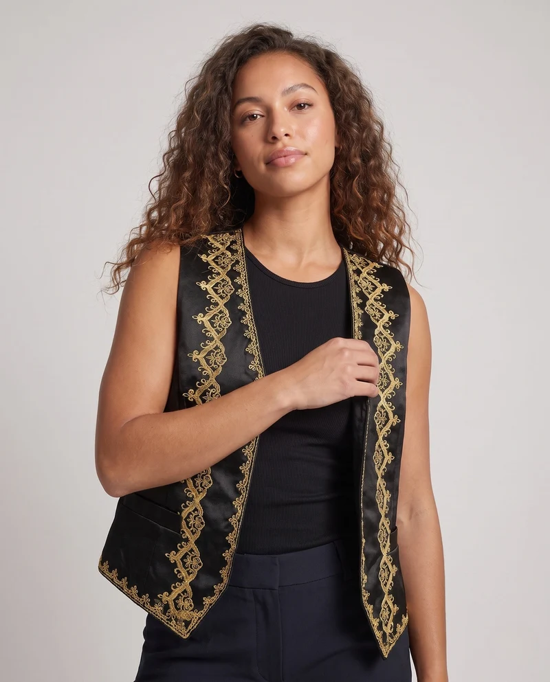 Damen elegantes Weste mit intricaten goldenen Verzierungen Nord Taschen