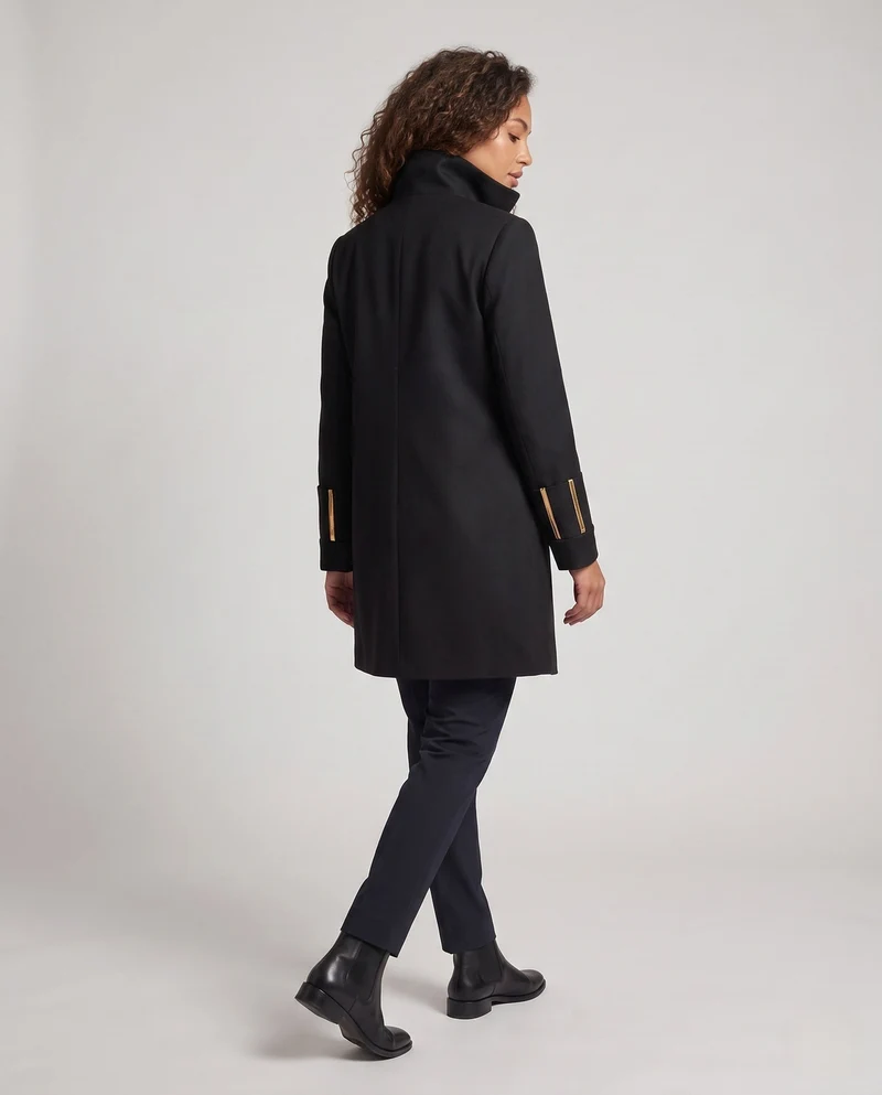 Damen elegante Frack mit goldenen Verzierungen Nord Taschen