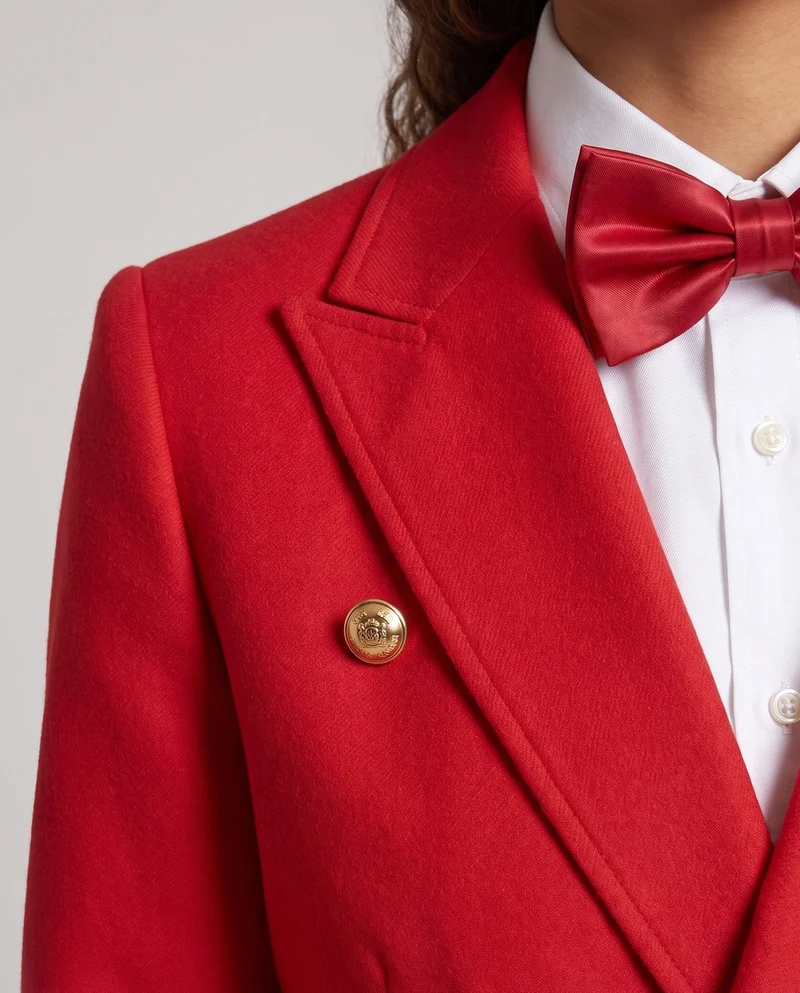 Damen eleganter Frack mit aufwendigen Knopfdetails und passendem Fliegen-Nord Taschen