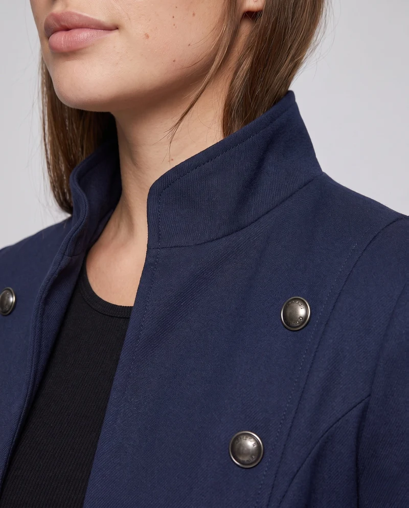 Frauen eleganter Frack mit dekorativen Knöpfen und hohem Kragen Nord Taschen