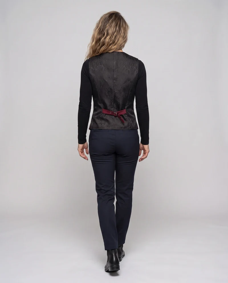 Damen historische gesteppte Jacke mit kunstvollen Knöpfen und elegantem Umhang Nord Taschen