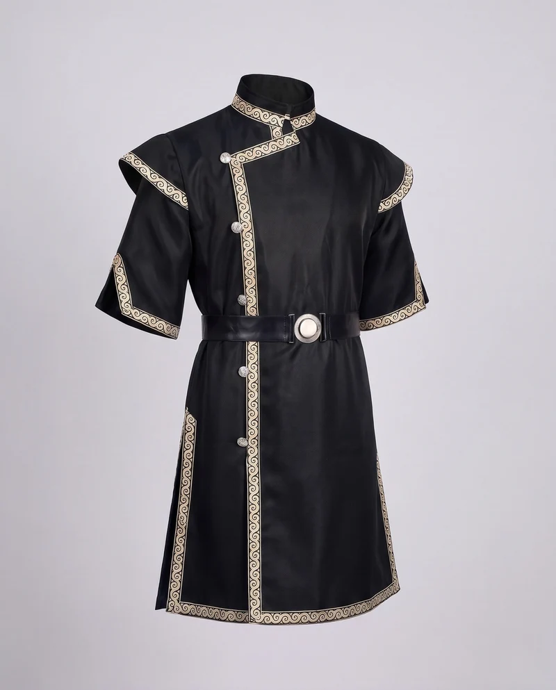 Damen historisches Kostümkleid mit aufwendigen Verzierungen und Gürtel Nord Taschen