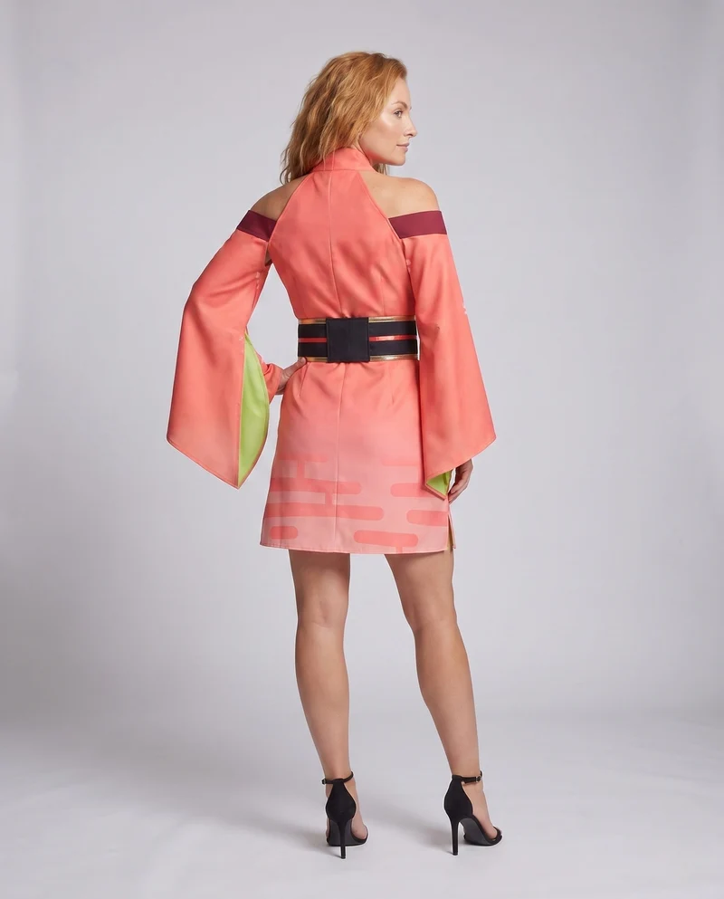 Damen traditionelle Kimono-Kleid mit blühenden Akzenten und fließenden Ärmeln Nord Taschen