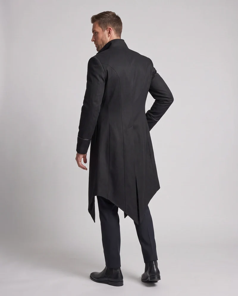 Herren stilvoller Frack mit asymmetrischem Saum und dekorativen Knopfdetails Nord Taschen