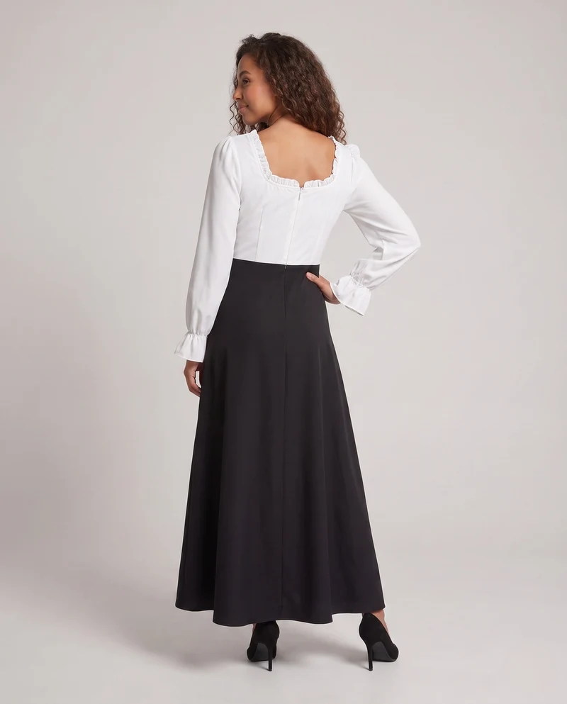 Damenhistorisches Kostümkleid mit modernen Akzenten und Schwungrock Nord Taschen