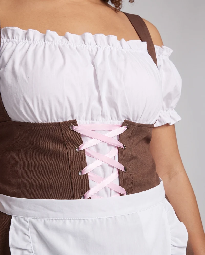 Damen traditionelle Kleid mit voluminösem Rock und Rüschenverzierungen Nord Taschen