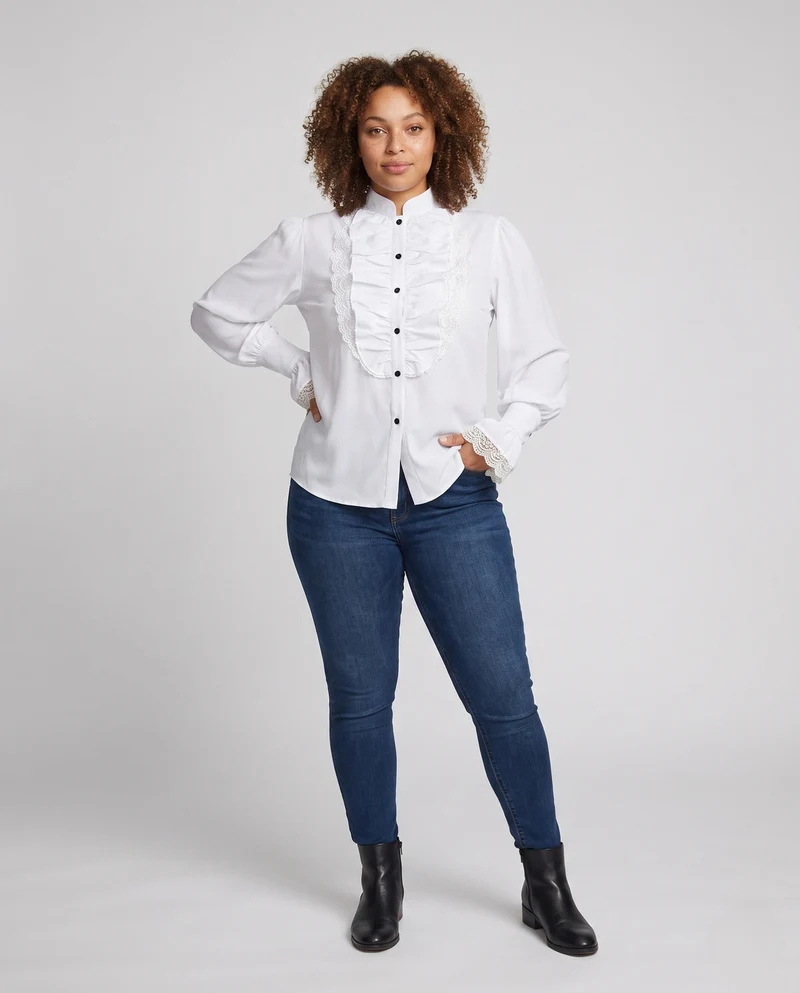Frauen Elegantes Rüschenshirt mit Spitze Akzenten Nord Taschen