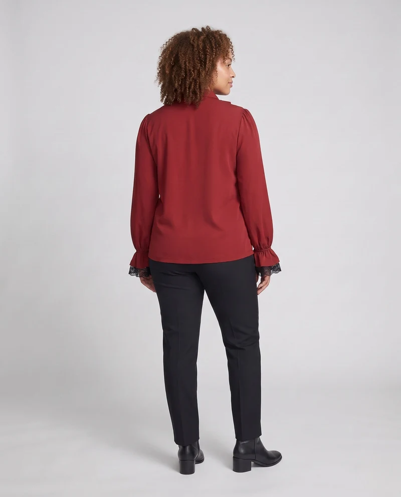 Damen Elegantes Rüschenshirt mit Spitzenbesatz und Schnürung Nord Taschen