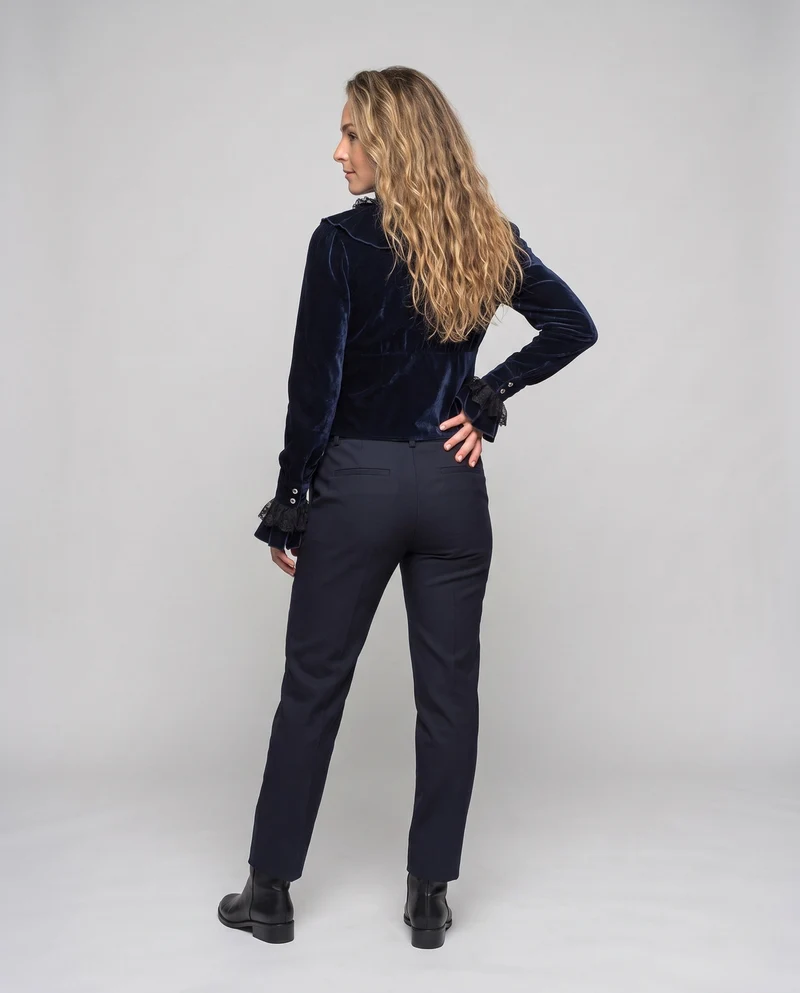 Damen elegante Samtbluse mit Spitzenrüschen und Perlenknöpfen Nord Taschen