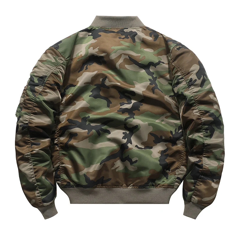 Herren Camouflage Piloten‑Bomberjacke mit Ärmeltasche, Utility‑Reißverschluss und gerippten Bündchen Nord Taschen
