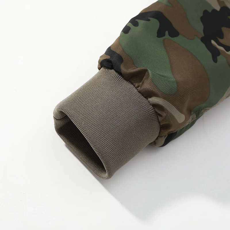 Herren Camouflage Piloten‑Bomberjacke mit Ärmeltasche, Utility‑Reißverschluss und gerippten Bündchen Nord Taschen
