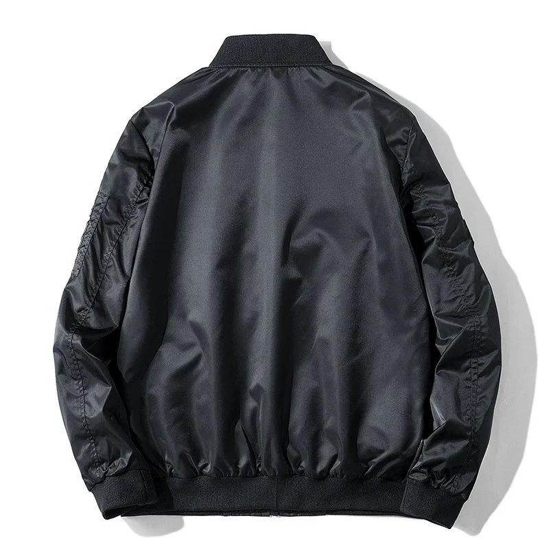Herren Bomberjacke im Aviator-Style mit Patchapplikationen, Nylon-Shell und Ärmeltasche Nord Taschen