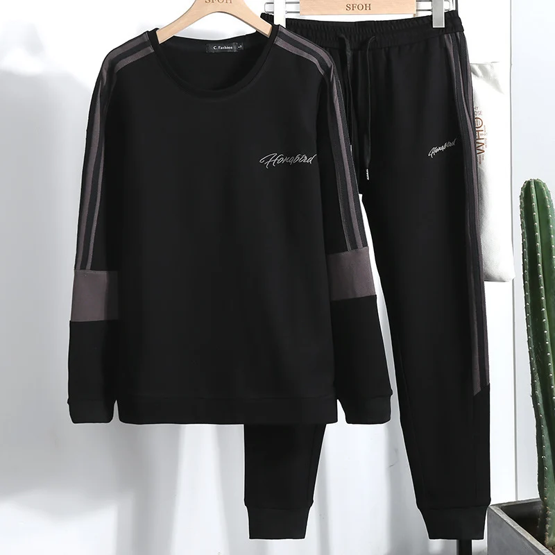 Herren athletisches Freizeit-Jogginganzug Set aus Baumwollmix mit seitlichen Zierstreifen und elastischem Bund Nord Taschen