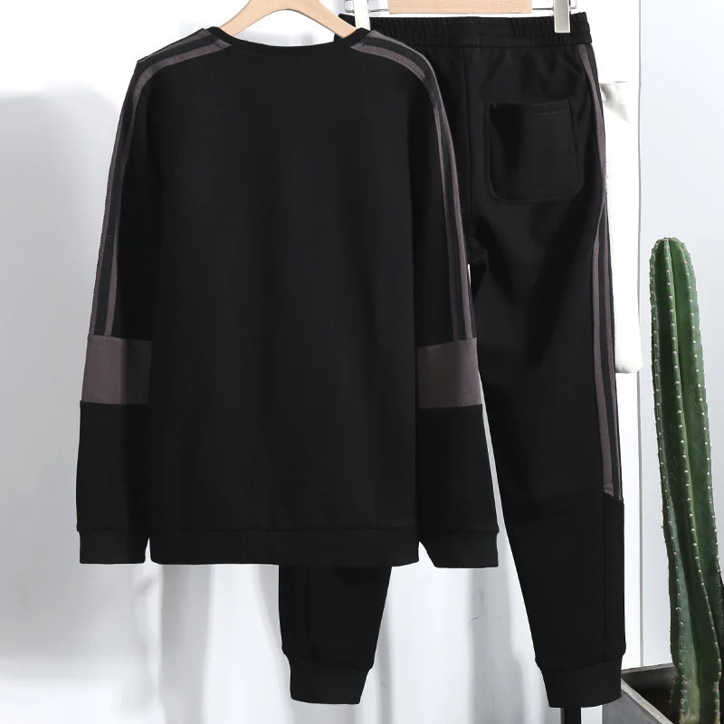 Herren athletisches Freizeit-Jogginganzug Set aus Baumwollmix mit seitlichen Zierstreifen und elastischem Bund Nord Taschen