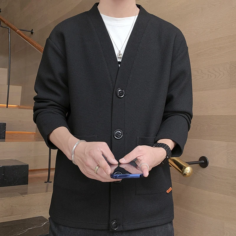 Herren Strukturierte Strickjacke mit V‑Ausschnitt, Dreiknopf‑Front und aufgesetzten Taschen Nord Taschen