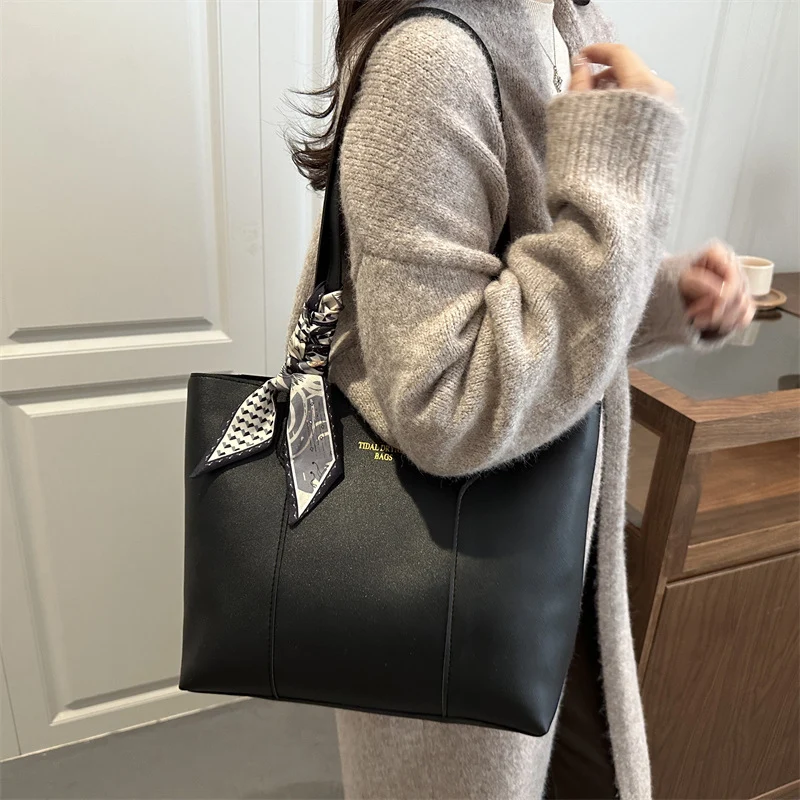 Damen elegante Shopper-Tasche mit floralem Kordeldetail Nord Taschen