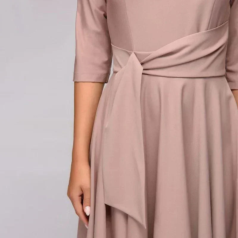 Elegantes Midi-Kleid mit femininer Silhouette - Vittorelli