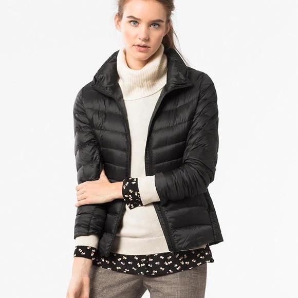 Leichte Daunenjacke mit Urbaner Eleganz - Arvani