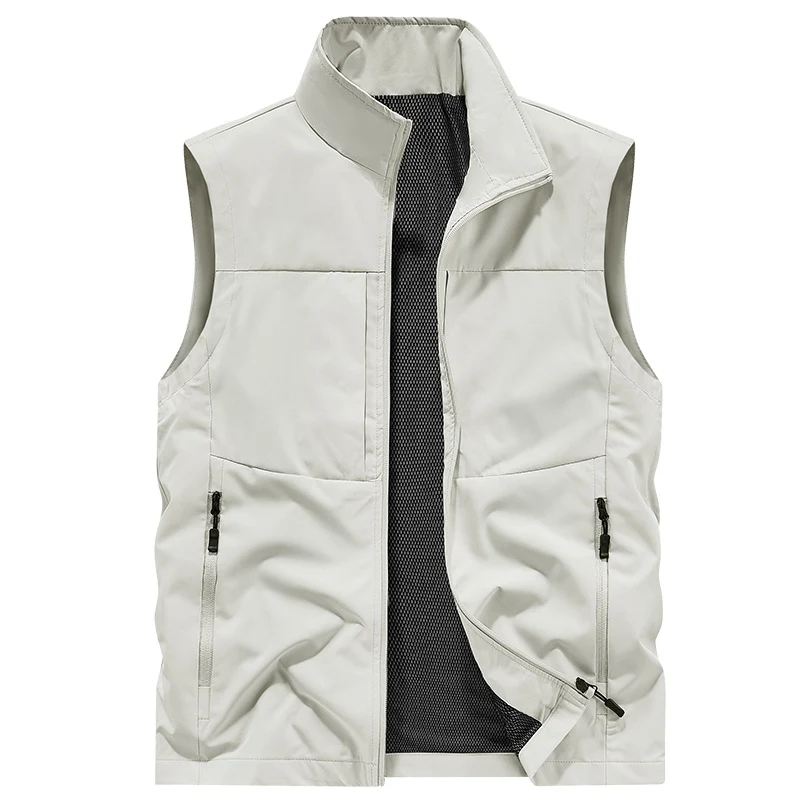 Herren Leichte Outdoor-Utilityweste mit Mesh‑Futter, windabweisender Microfaser und sicheren Reißverschlusstaschen Nord Taschen