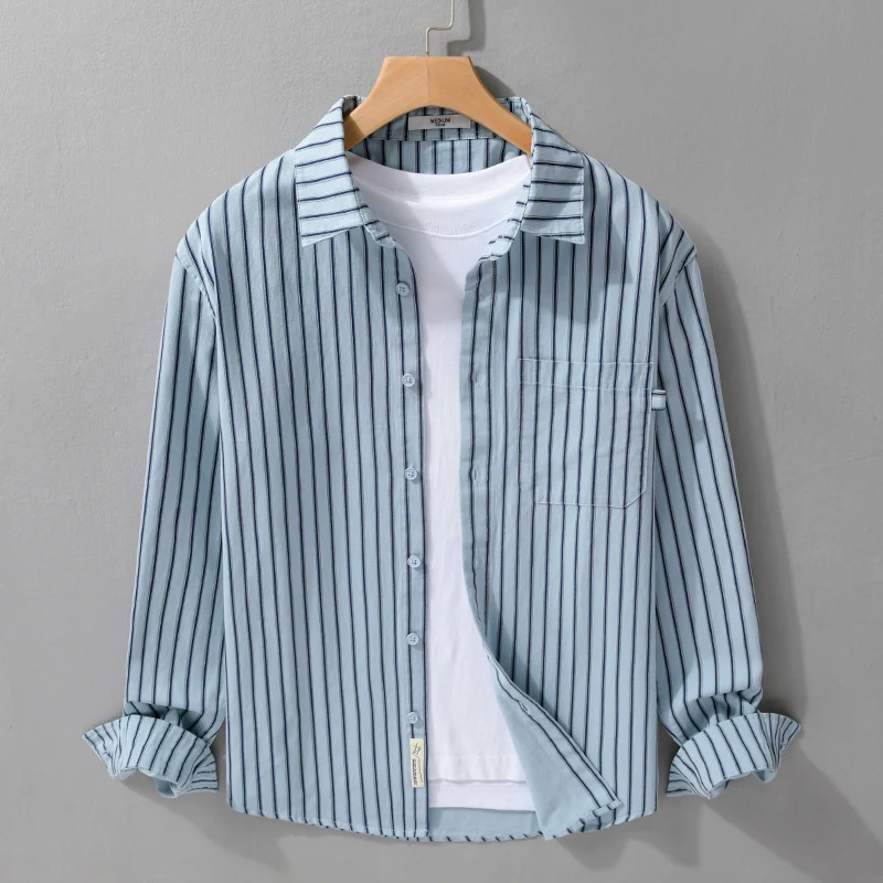 Herren Leichtes Baumwoll-Relaxed-Hemd mit vertikaler Double‑Stripe, Kentkragen und aufgesetzter Brusttasche Nord Taschen