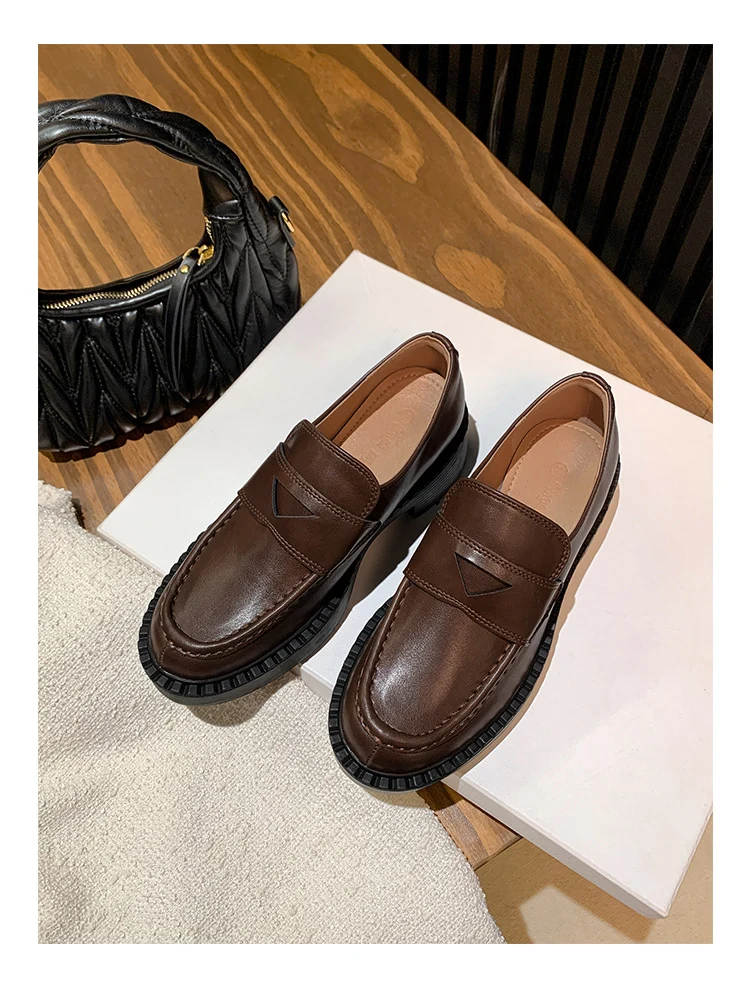 Damen Zeitlose Penny‑Loafer mit profiliertem Gummirand und Mokassin‑Naht Nord Taschen