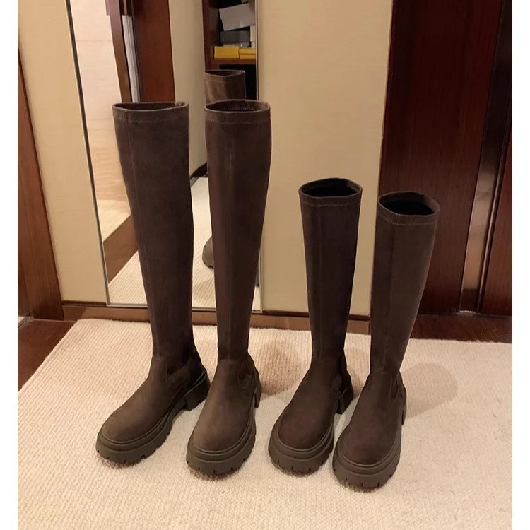 Damen Wadenhohe Veloursleder-Stiefel mit markanter Lug‑Profilsohle und elastischem Schlupfschaft Nord Taschen
