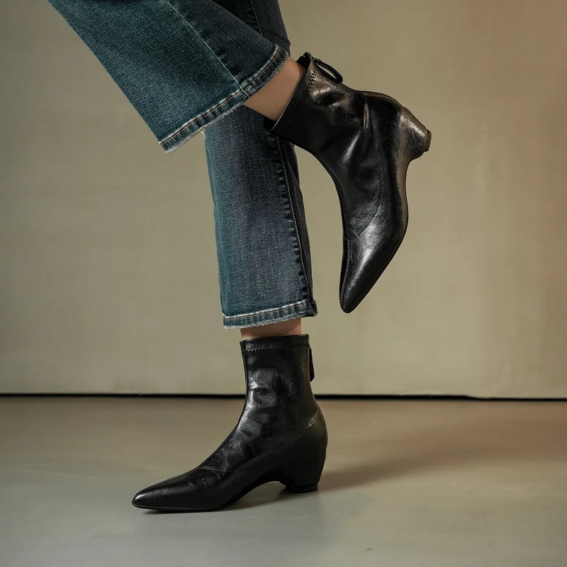 Damen Spitz zulaufende Ankle-Boots aus Glattleder mit integriertem Keilabsatz Nord Taschen