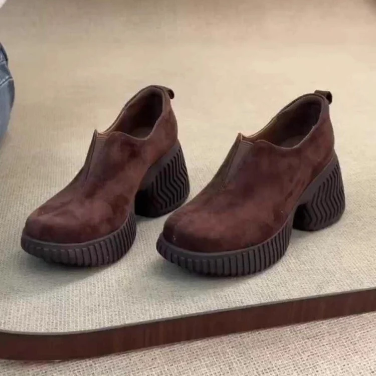 Damen Plateau-Slip-On mit skulpturaler Lug-Sohle und gepolstertem Komfortfußbett Nord Taschen