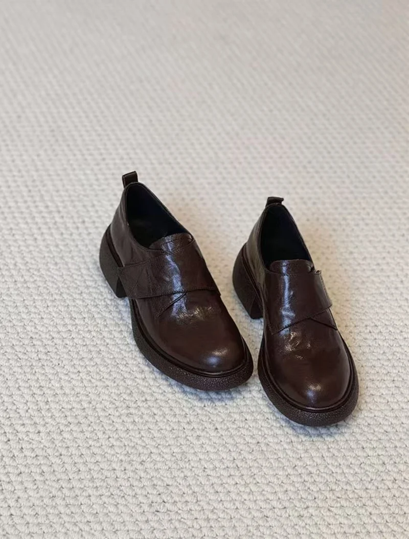 Damen Loafer mit breitem Klettverschluss und skulpturaler Plateau‑Blocksohle Nord Taschen