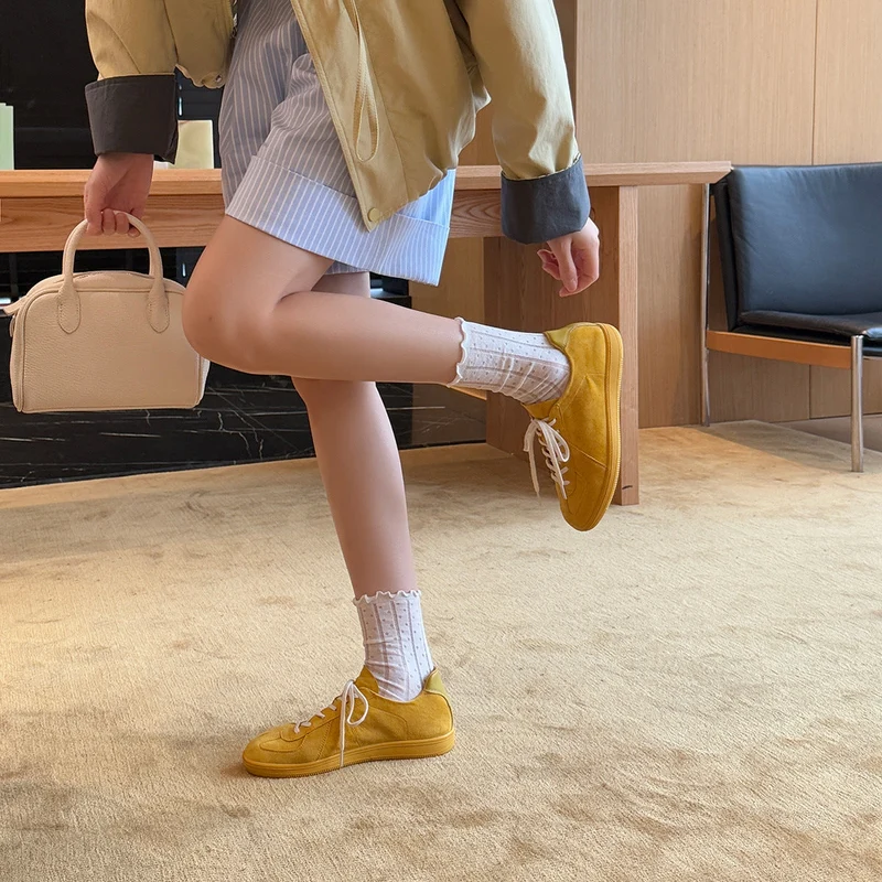 Damen Sportliche Sneakers aus hochwertigem Wildleder mit atmungsaktiver Innenstruktur und elastischer Schnürung Nord Taschen