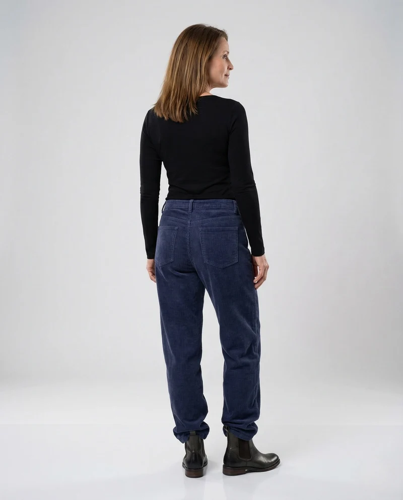 Unisex Weite Cordhose mit Feiner Struktur und Knieabnähern