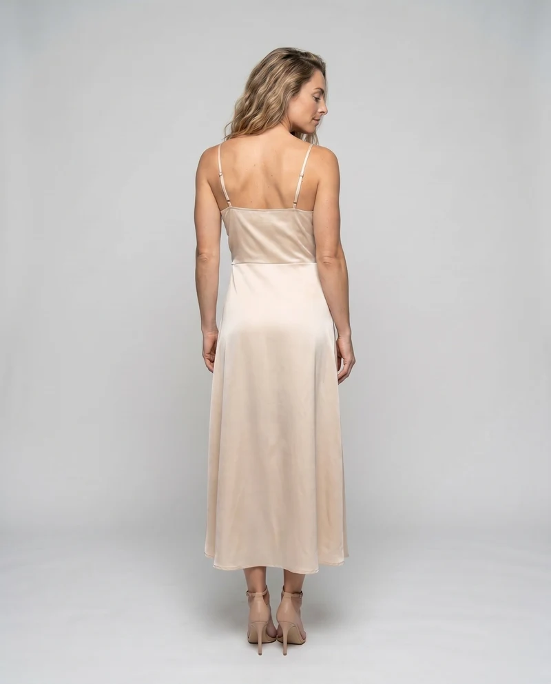 Damen Maxikleid mit spaghettiträger und elegantem Wickelverschluss