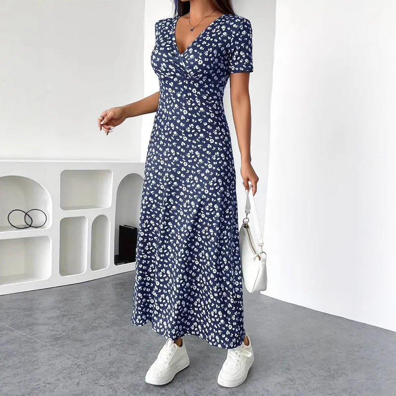 Damen Maxikleid mit floralem Wickeldesign und praktischen Seitentaschen